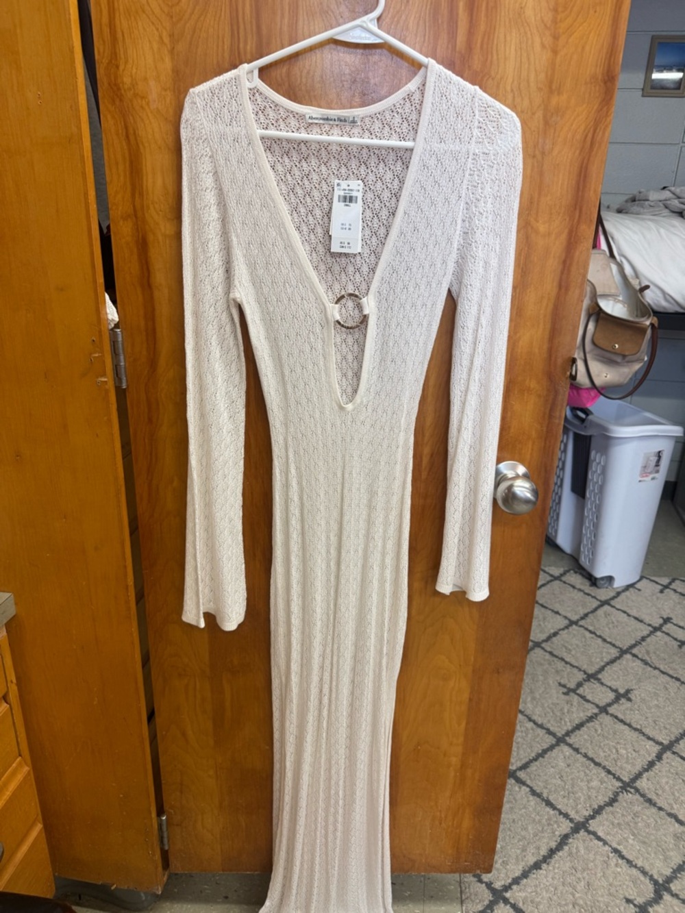 Abercrombie Women’s Cream Long Sleeve Maxi Dress/ Cover Up with Ring Detail